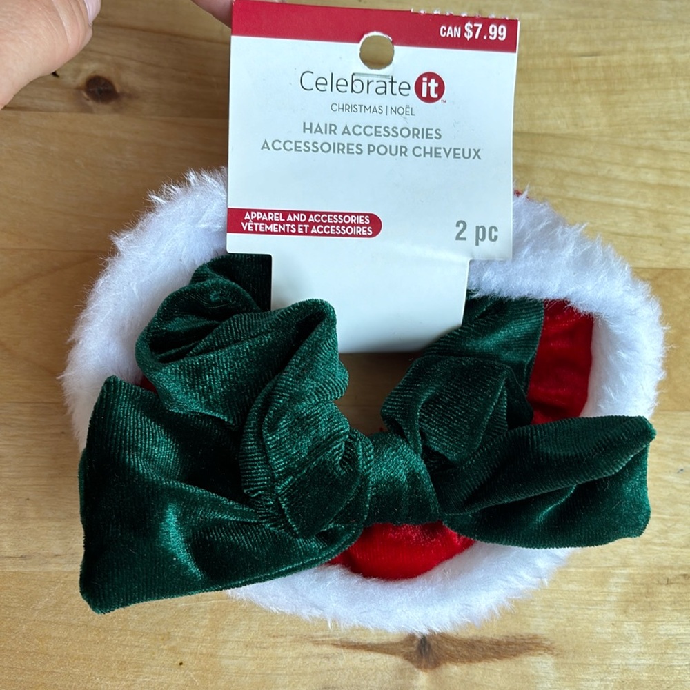 SCRUNCHIES NWT
